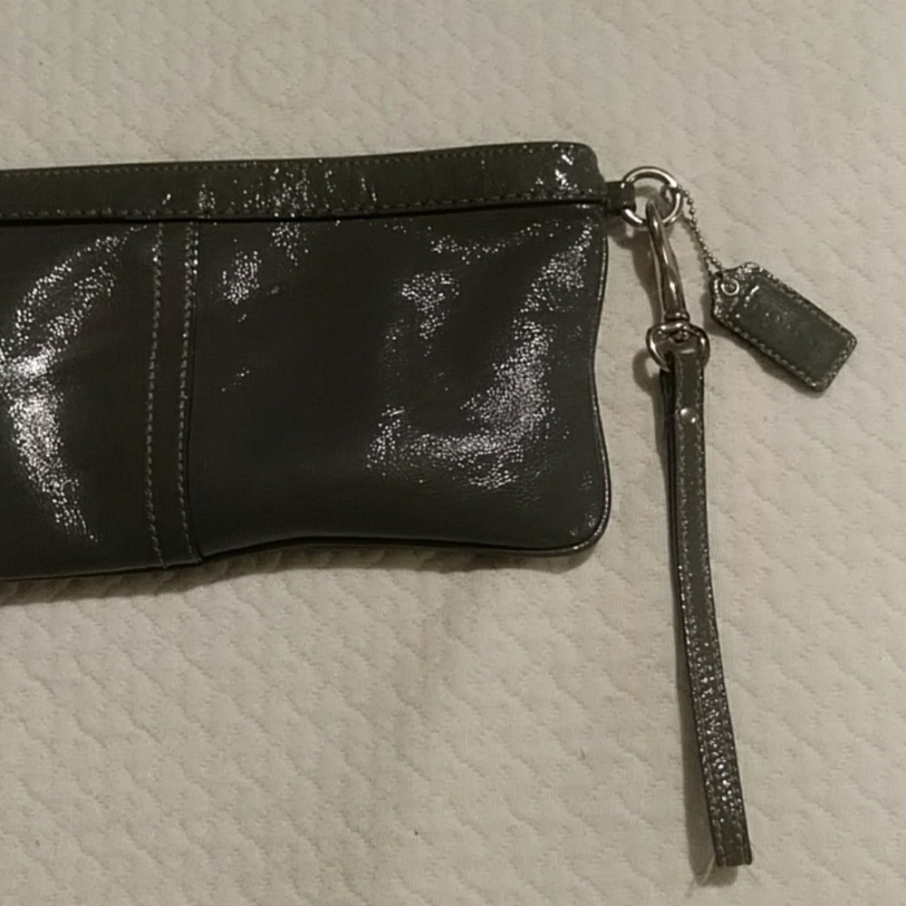 Gray coach clutch